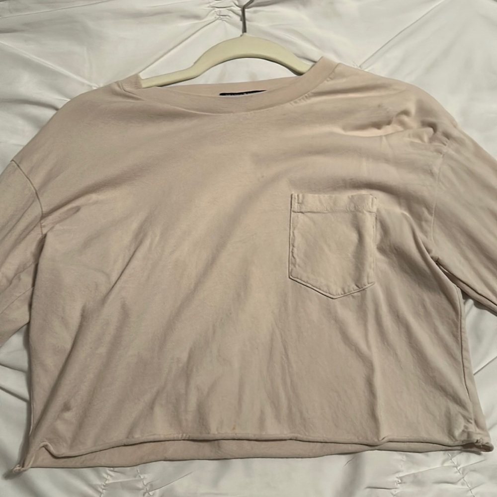Brandy Melville Salmon cropped long sleeve tee shirt with pocket